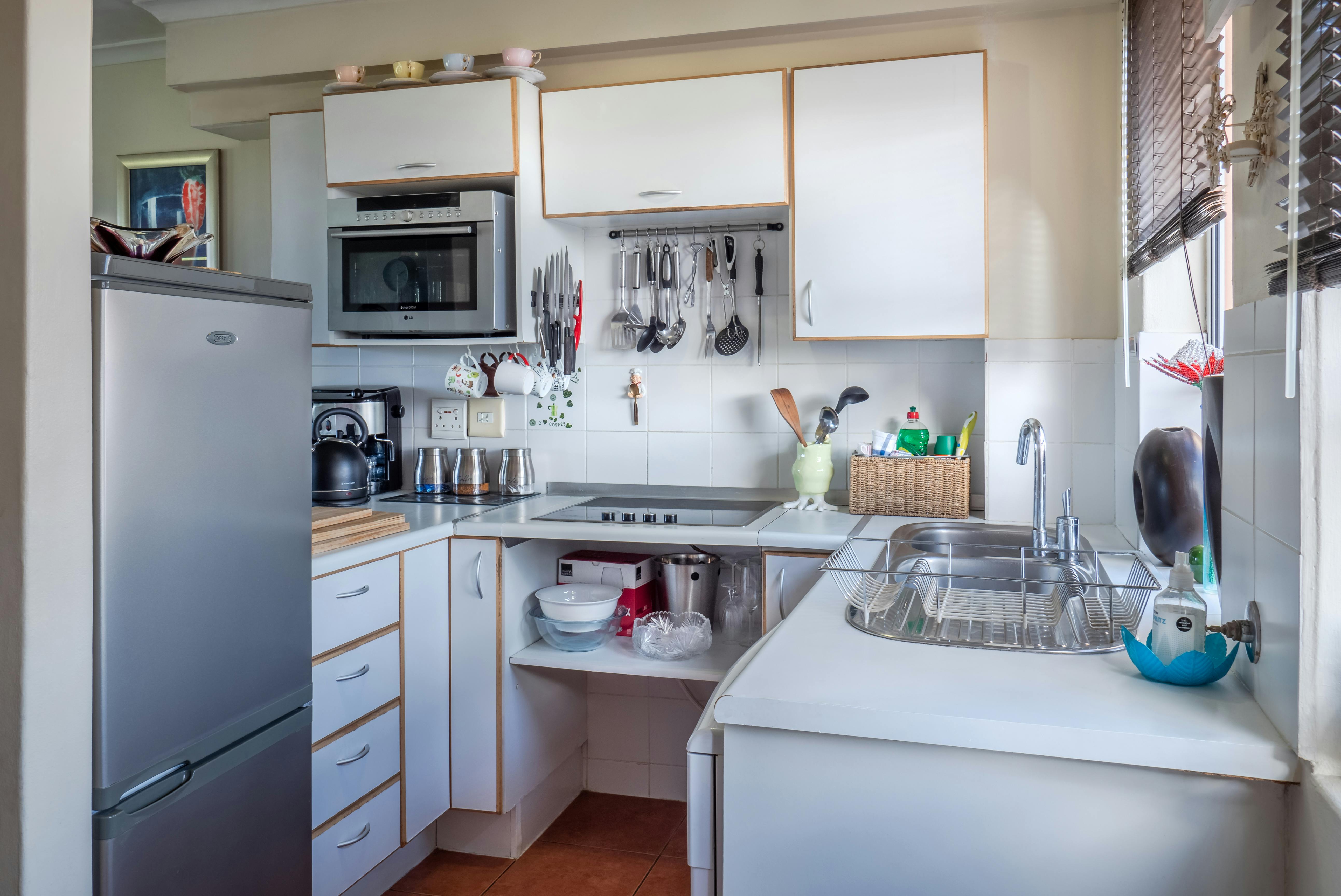 Kitchen & Dining